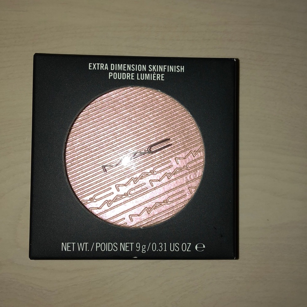 MAC SKINFINISH BRAND NEW